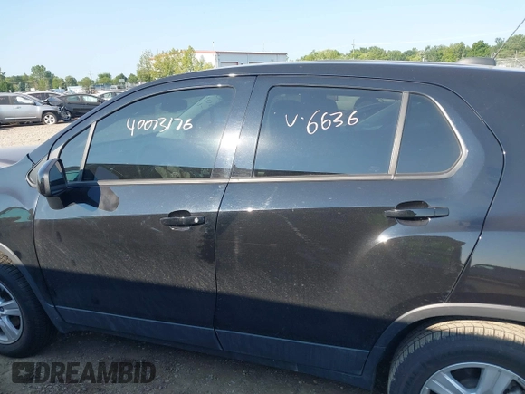 2020 Chevrolet Trax LS with VIN KL7CJNSB8LB016636, listed as a IAAI auction lot 40073176 with 49,089 mi miles. Bid and sale history available at carsss.com. Image 14.