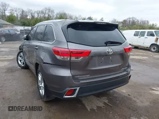 2019 Toyota Highlander Limited with VIN 5TDDZRFH0KS964865, listed as a IAAI auction lot 42032349 with 142,811 mi miles and . Bid and sale history available at DreamBid. Image 3.