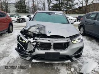 2021 BMW X1 xDrive28i with VIN WBXJG9C02M5T38320, listed as a Copart auction lot 45717075 with 31,300 mi miles and Salvage Title. Bid and sale history available at carsss.com. Image 5.
