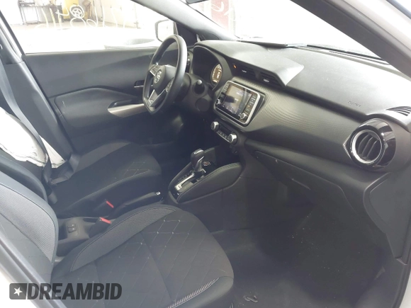 2019 Nissan Kicks SV z VIN 3N1CP5CU7KL498307, wystawiony jako IAAI lot #42168416 z przebiegiem 18 778 mil mil oraz . Historia ofert i sprzedaży dostępna na DreamBid. Obrazek 5.