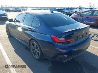 2020 BMW 3 Series M340i xDrive z VIN WBA5U9C08LFH41265, wystawiony jako IAAI lot #41572188 z przebiegiem 52 453 mil mil oraz . Historia ofert i sprzedaży dostępna na DreamBid. Obrazek 3.
