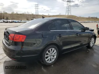 2014 Volkswagen Jetta SE с VIN 3VWD17AJ0EM332598, выставлен на аукционе Copart как лот 52392395 с пробегом 66 389 миль миль и Списание • Salvage title. История ставок и продаж доступна на DreamBid. Изображение 3.