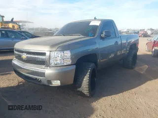 2008 Chevrolet Silverado 1500 Work Truck with VIN 1GCEC14028Z213228, listed as a IAAI auction lot 41492262 with 142,474 mi miles. Bid and sale history available at carsss.com. Image 2.
