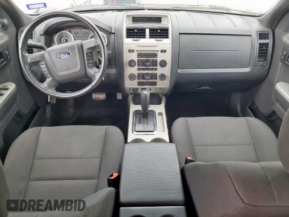 2012 Ford Escape XLT z VIN 1FMCU9DG5CKA92739, wystawiony jako Copart lot #62380375 z przebiegiem 68 755 mil mil oraz Szkoda całkowita • Salvage title. Historia ofert i sprzedaży dostępna na DreamBid. Obrazek 8.
