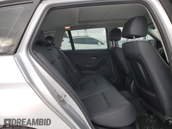 2011 BMW 3 Series 328i xDrive with VIN WBAUU3C54BA541898, listed as a Copart auction lot 44102915 with 320,395 mi miles and Clean Title. Bid and sale history available at DreamBid. Image 10.