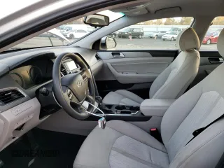 2016 Hyundai Sonata Hybrid SE with VIN KMHE24L19GA036636, listed as a Copart auction lot 37606843 with 0 mi miles. Bid and sale history available at carsss.com. Image 7.