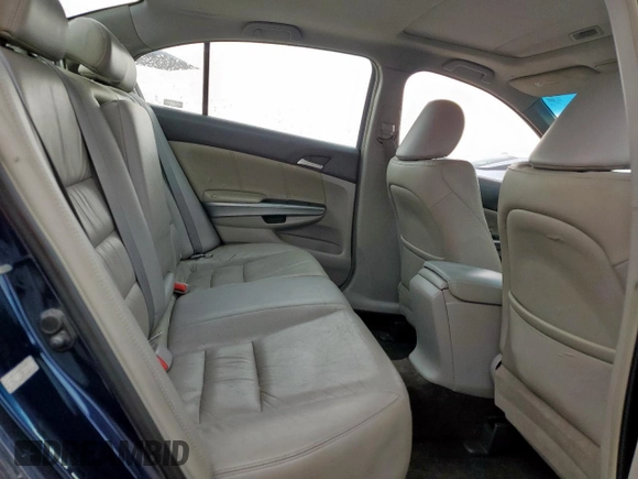 2008 Honda Accord EX-L z VIN 1HGCP26828A096822, wystawiony jako Copart lot #57533605 z przebiegiem 224 588 mil mil oraz Czysty tytuł • Clean title. Historia ofert i sprzedaży dostępna na DreamBid. Obrazek 10.