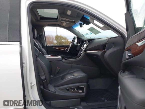 2020 Cadillac Escalade Luxury z VIN 1GYS3BKJ6LR124477, wystawiony jako IAAI lot #41471894 z przebiegiem 42 439 mil mil oraz . Historia ofert i sprzedaży dostępna na DreamBid. Obrazek 5.