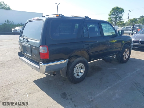 2000 Toyota 4Runner with VIN JT3GM84R0Y0055378, listed as a IAAI auction lot 42062404 with 327,746 mi miles. Bid and sale history available at carsss.com. Image 4.