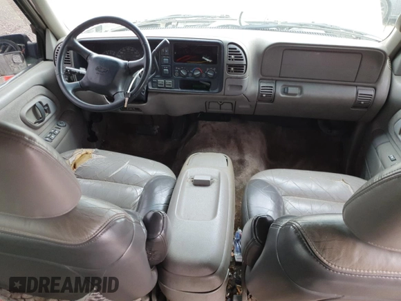 2000 Chevrolet Tahoe Z71 with VIN 1GNEK13R1YR116418, listed as a Copart auction lot 50961645 with 239,452 mi miles and Salvage title. Bid and sale history available at DreamBid. Image 8.
