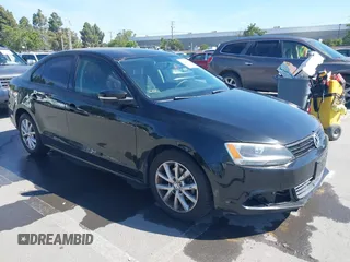 2012 Volkswagen Jetta SE с VIN 3VWDP7AJ2CM360172, выставлен на аукционе IAAI как лот 42286893 с пробегом 122 821 миль миль и . История ставок и продаж доступна на DreamBid. Изображение 1.