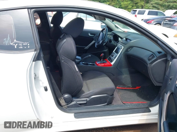 2010 Hyundai Genesis Coupe with VIN KMHHT6KD3AU033898, listed as a IAAI auction lot 42539696 with 209,175 mi miles and . Bid and sale history available at DreamBid. Image 5.