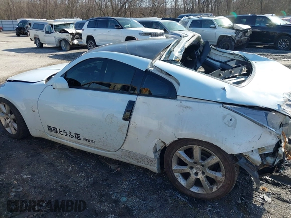2003 Nissan 350Z Enthusiast with VIN JN1AZ34D83T117940, listed as a IAAI auction lot 41842690 with 165,379 mi miles. Bid and sale history available at carsss.com. Image 14.