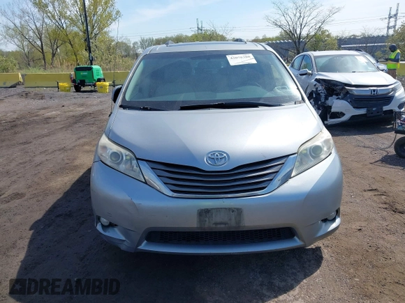 2011 Toyota Sienna XLE AAS с VIN 5TDYK3DC1BS142229, выставлен на аукционе IAAI как лот 42076380 с пробегом 132 768 миль миль и . История ставок и продаж доступна на DreamBid. Изображение 12.