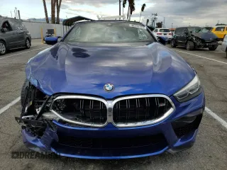 2020 BMW M8 Competition z VIN WBSDZ0C05LCD34011, wystawiony jako Copart lot #40355733 z przebiegiem Nie podano mil oraz . Historia ofert i sprzedaży dostępna na DreamBid. Obrazek 5.