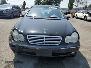 2004 Mercedes-Benz C 320 with VIN WDBRF64J64F506798, listed as a Copart auction lot 71308534 with 85,592 mi miles and Salvage Title. Bid and sale history available at DreamBid. Image 5.