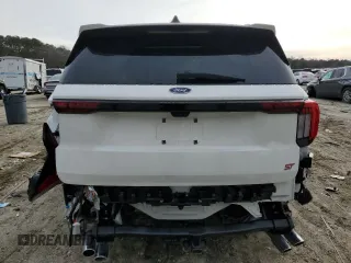 2025 Ford Explorer ST with VIN 1FMWK8GC9SGA25858, listed as a Copart auction lot 86592124 with 6,735 mi miles and Salvage Title. Bid and sale history available at carsss.com. Image 6.