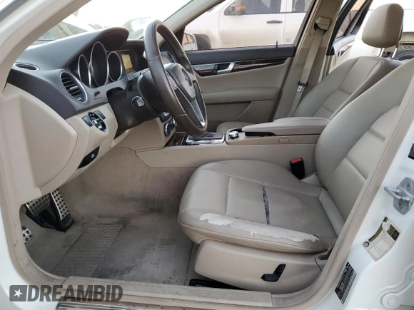 2012 Mercedes-Benz C 250 Sport с VIN WDDGF4HB2CR230848, выставлен на аукционе Copart как лот 83357474 с пробегом Не указан миль и Списание • Salvage title. История ставок и продаж доступна на DreamBid. Изображение 7.