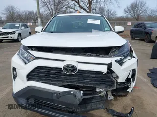 2020 Toyota RAV4 XLE with VIN 2T3P1RFV0LC075978, listed as a IAAI auction lot 41609384 with 72,983 mi miles. Bid and sale history available at carsss.com. Image 12.