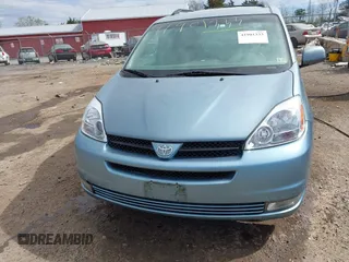 2005 Toyota Sienna XLE with VIN 5TDZA22C15S236748, listed as a IAAI auction lot 41901333 with 254,436 mi miles. Bid and sale history available at carsss.com. Image 12.