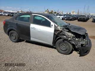 2014 Chevrolet Sonic LS z VIN 1G1JA5SH0E4131777, wystawiony jako Copart lot #65558225 z przebiegiem 136 704 mil mil oraz Szkoda całkowita • Salvage title. Historia ofert i sprzedaży dostępna na DreamBid. Obrazek 4.