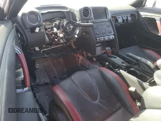 2013 Nissan GT-R Premium z VIN JN1AR5EF7DM260854, wystawiony jako Copart lot #42809575 z przebiegiem Nie podano mil oraz Szkoda całkowita • Salvage title. Historia ofert i sprzedaży dostępna na DreamBid. Obrazek 8.