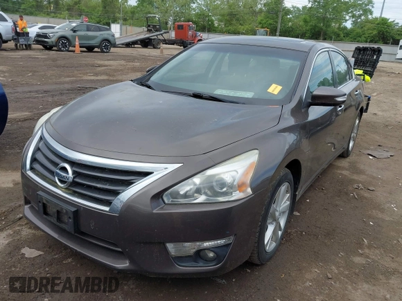2014 Nissan Altima SV with VIN 1N4AL3AP9EC152041, listed as a IAAI auction lot 42250594 with 190,033 mi miles and . Bid and sale history available at DreamBid. Image 2.