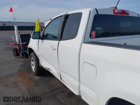 2021 Chevrolet Colorado 2WD Work Truck z VIN 1GCHSBEA0M1198797, wystawiony jako IAAI lot #42092525 z przebiegiem 67 580 mil mil oraz . Historia ofert i sprzedaży dostępna na DreamBid. Obrazek 17.