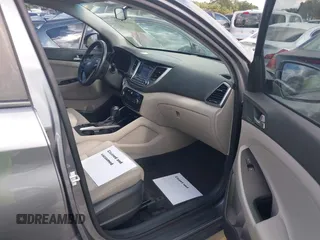 2016 Hyundai Tucson Limited with VIN KM8J33A29GU249098, listed as a IAAI auction lot 40066198 with 92,627 mi miles. Bid and sale history available at carsss.com. Image 5.