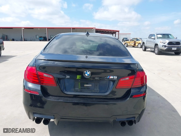 2013 BMW M5 with VIN WBSFV9C54DD095547, listed as a IAAI auction lot 41601733 with 1 mi miles. Bid and sale history available at carsss.com. Image 16.