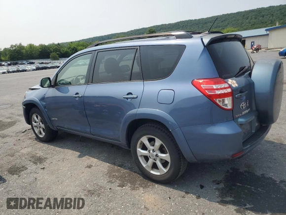 2010 Toyota RAV4 Limited с VIN JTMDF4DVXAD032915, выставлен на аукционе Copart как лот 59095795 с пробегом 162 803 миль миль и Списание • Salvage title. История ставок и продаж доступна на DreamBid. Изображение 2.