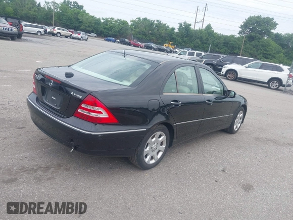 2005 Mercedes-Benz C 240 с VIN WDBRF81J45F616976, выставлен на аукционе IAAI как лот 42686385 с пробегом 49 390 миль миль и . История ставок и продаж доступна на DreamBid. Изображение 4.