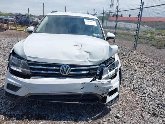 2018 Volkswagen Tiguan SEL with VIN 3VV3B7AX2JM060292, listed as a IAAI auction lot 42274534 with 97,604 mi miles and . Bid and sale history available at DreamBid. Image 12.