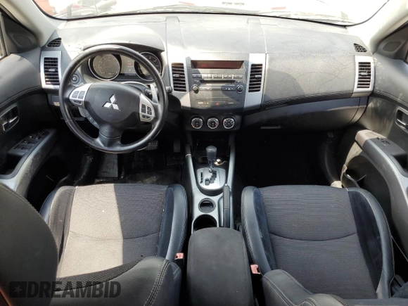 2010 Mitsubishi Outlander XLS z VIN JA4JS4AX2AZ014121, wystawiony jako Copart lot #56403435 z przebiegiem 119 121 mil mil oraz Nie do naprawy • Non repairable. Historia ofert i sprzedaży dostępna na DreamBid. Obrazek 8.