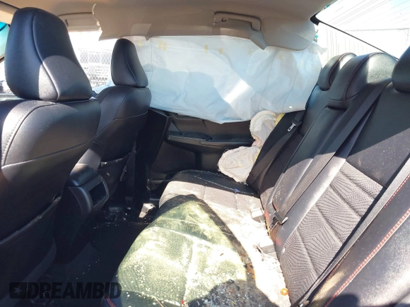 2017 Toyota Camry XLE with VIN 4T1BF1FK4HU657924, listed as a IAAI auction lot 41653924 with 174,016 mi miles. Bid and sale history available at carsss.com. Image 8.