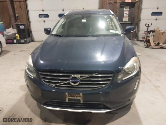 2015 Volvo XC60 T6 with VIN YV4902RKXF2687103, listed as a IAAI auction lot 41467485 with 97,004 mi miles. Bid and sale history available at carsss.com. Image 12.
