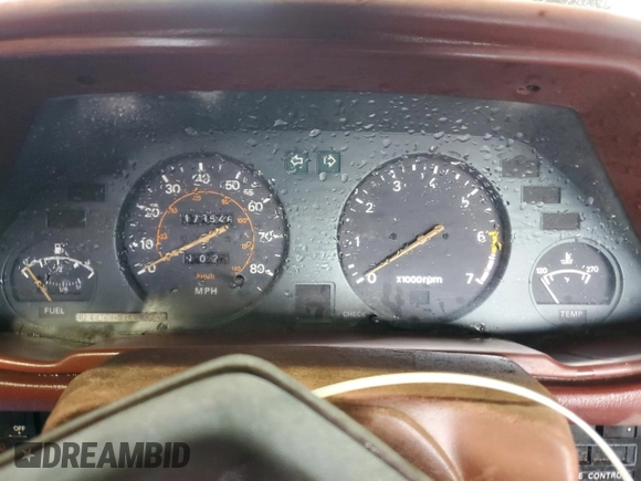 1982 Datsun 280ZX z VIN JN1HZ04S5CX431646, wystawiony jako Copart lot #55607255 z przebiegiem 173 546 mil mil oraz Tytuł czysty. Historia ofert i sprzedaży dostępna na DreamBid. Obrazek 9.