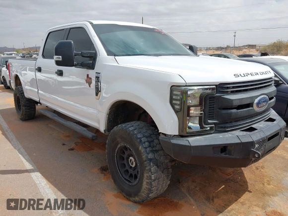 2017 Ford Super Duty F-250 SRW Lariat with VIN 1FT7W2B64HEB28332, listed as a IAAI auction lot 41956230 with 272,380 mi miles. Bid and sale history available at carsss.com. Image 1.
