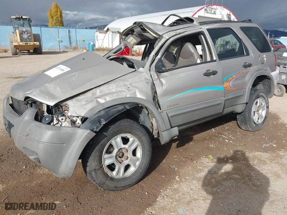 2001 Ford Escape XLT with VIN 1FMCU04151KB58369, listed as a IAAI auction lot 40711508 with 1 mi miles. Bid and sale history available at carsss.com. Image 2.