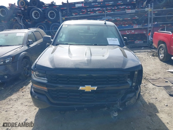 2018 Chevrolet Silverado 1500 Custom with VIN 1GCRCPEC8JZ352119, listed as a IAAI auction lot 41510646 with 74,174 mi miles. Bid and sale history available at carsss.com. Image 12.