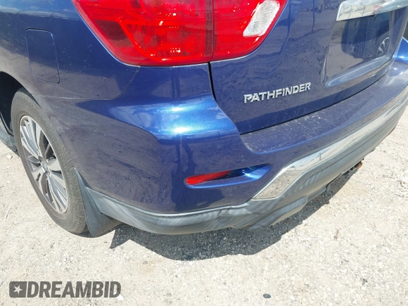 2017 Nissan Pathfinder Platinum with VIN 5N1DR2MN5HC632149, listed as a IAAI auction lot 42724463 with 132,827 mi miles and . Bid and sale history available at DreamBid. Image 17.