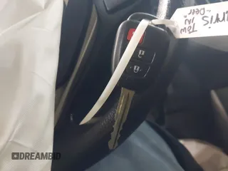 2018 Toyota RAV4 LE z VIN JTMBFREV7JJ207951, wystawiony jako IAAI lot #42376282 z przebiegiem 109 704 mil mil oraz . Historia ofert i sprzedaży dostępna na DreamBid. Obrazek 11.