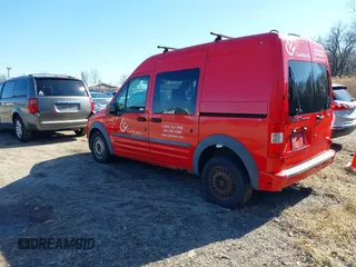 2010 Ford Transit Connect XLT z VIN NM0KS9BN1AT015507, wystawiony jako IAAI lot #41734514 z przebiegiem 192 553 mil mil oraz . Historia ofert i sprzedaży dostępna na DreamBid. Obrazek 3.