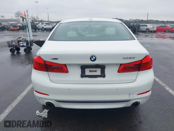 2018 BMW 5 Series 530i xDrive z VIN WBAJA7C52JWC75823, wystawiony jako IAAI lot #41544671 z przebiegiem 138 327 mil mil oraz . Historia ofert i sprzedaży dostępna na DreamBid. Obrazek 16.