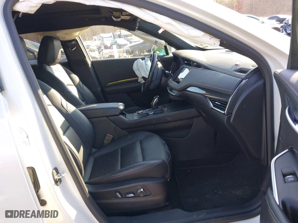 2019 Cadillac XT4 FWD Sport with VIN 1GYFZER49KF142425, listed as a IAAI auction lot 41416223 with 51,490 mi miles. Bid and sale history available at carsss.com. Image 5.