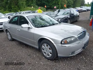 2003 Lincoln LS z VIN 1LNHM86S83Y665096, wystawiony jako IAAI lot #42511745 z przebiegiem 92 338 mil mil oraz . Historia ofert i sprzedaży dostępna na DreamBid. Obrazek 1.