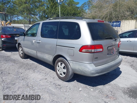 2002 Toyota Sienna CE with VIN 4T3ZF19C92U435896, listed as a IAAI auction lot 41822799 with 201,238 mi miles. Bid and sale history available at carsss.com. Image 3.
