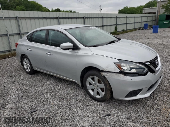 2018 Nissan Sentra S z VIN 3N1AB7AP5JY322517, wystawiony jako Copart lot #56134895 z przebiegiem 98 011 mil mil oraz Czysty tytuł • Clean title. Historia ofert i sprzedaży dostępna na DreamBid. Obrazek 4.