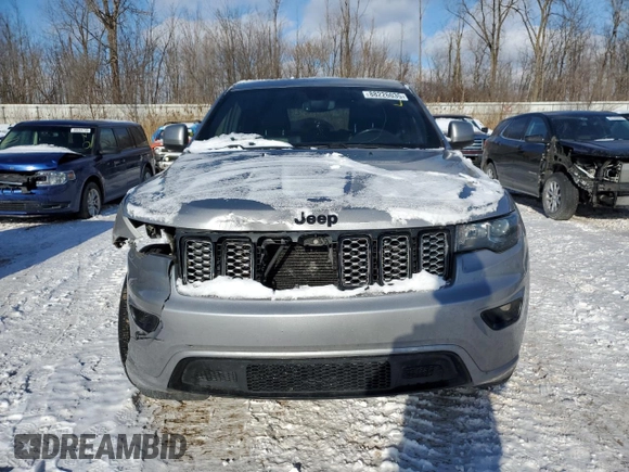 2018 Jeep Grand Cherokee Altitude z VIN 1C4RJFAG6JC452988, wystawiony jako Copart lot #88226035 z przebiegiem 120 015 mil mil oraz Szkoda całkowita • Salvage title. Historia ofert i sprzedaży dostępna na DreamBid. Obrazek 5.