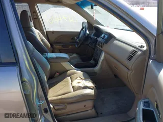 2003 Honda Pilot EX with VIN 2HKYF18513H547292, listed as a IAAI auction lot 41744101 with 236,852 mi miles. Bid and sale history available at carsss.com. Image 5.